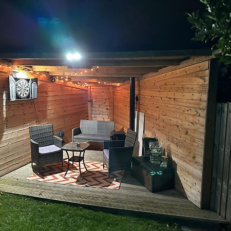 Offa'S Lodge Family Home Quiet Area With Sea Views Prestatyn Exterior photo